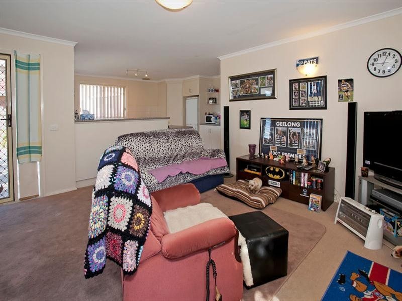 1/2 Glover Street, Newcomb VIC 3219