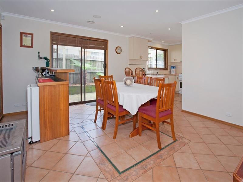 5 Seymour Close, Grovedale VIC 3216