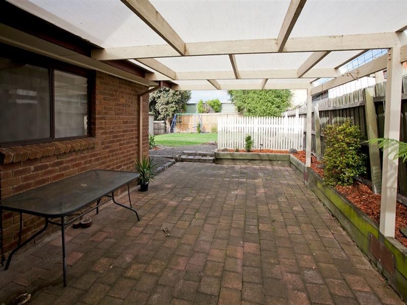 5 Seymour Close, Grovedale VIC 3216