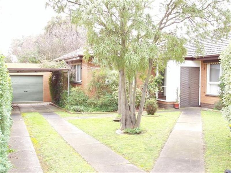 4 Pickett Crescent, Belmont VIC 3216