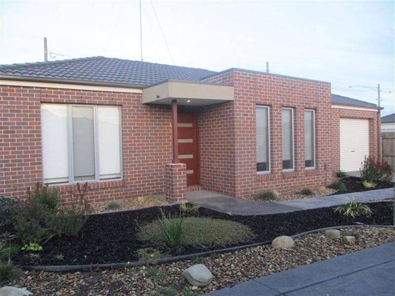 2/6 Nikola Court, Marshall VIC 3216