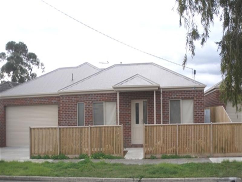 3/8-10 Breadalbane Street, Newcomb VIC 3219