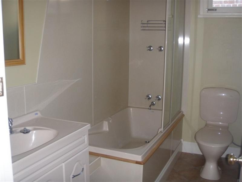 11B Pevensey Crescent, Geelong VIC 3220