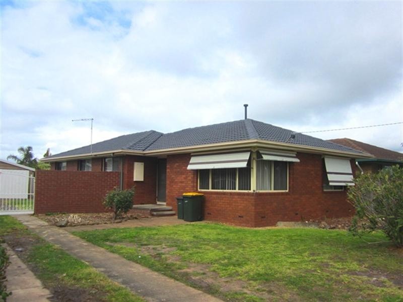 11 Ainslie Avenue, Grovedale VIC 3216