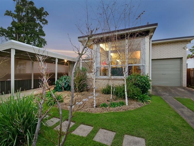 11 Araluen Parade, Belmont VIC 3216