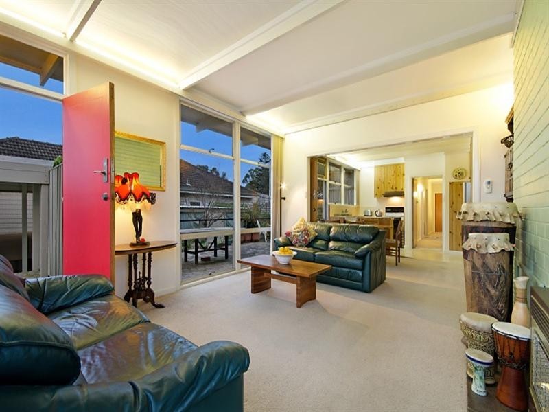 11 Araluen Parade, Belmont VIC 3216