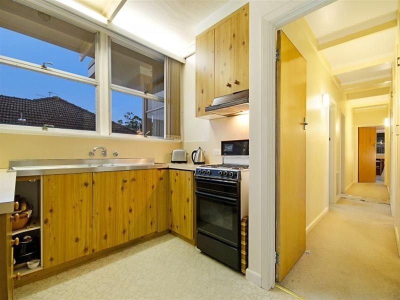 11 Araluen Parade, Belmont VIC 3216