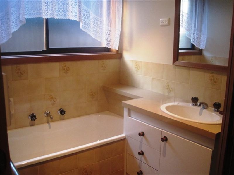 6 Moreland Avenue, Corio VIC 3214