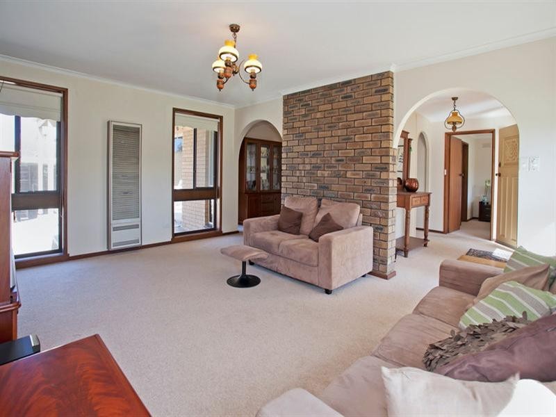 23 Konrads Crescent, Highton VIC 3216