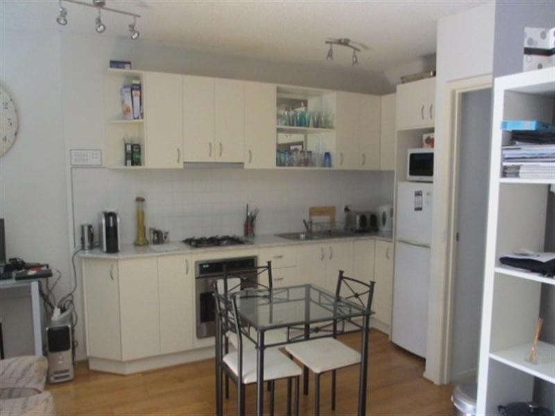 2/4 Fitzroy Street, Geelong VIC 3220