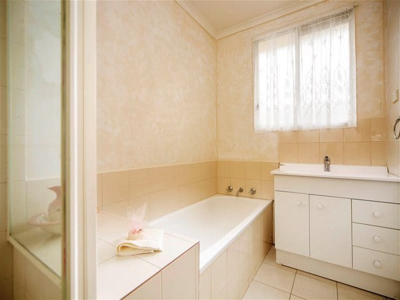 183 Solar Drive, Whittington VIC 3219