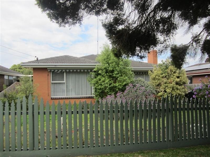 6 Charles Street, Belmont VIC 3216