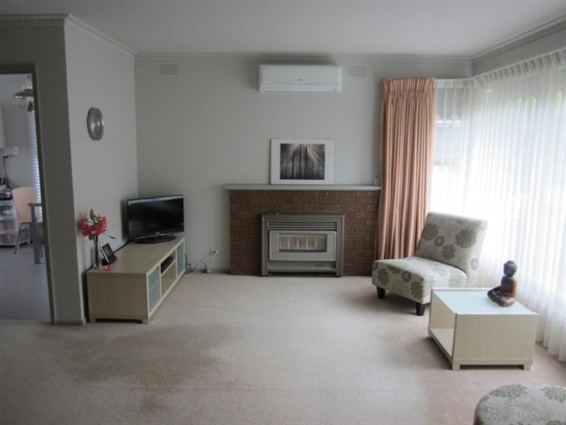 6 Charles Street, Belmont VIC 3216