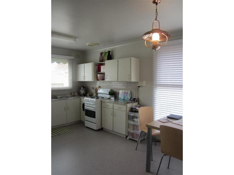 6 Charles Street, Belmont VIC 3216