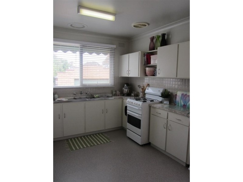 6 Charles Street, Belmont VIC 3216