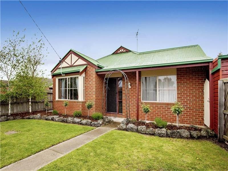 16 Carbine Drive, St Albans Park VIC 3219