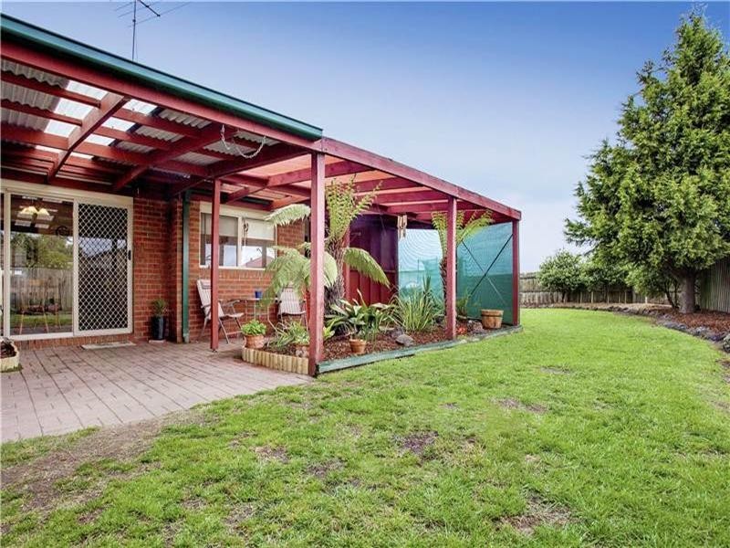 16 Carbine Drive, St Albans Park VIC 3219