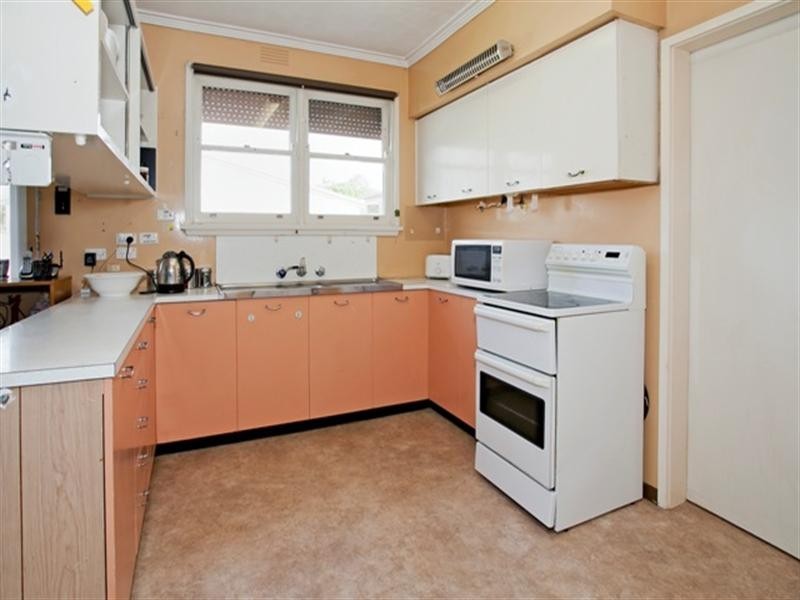 211 Aberdeen Street, Newtown VIC 3220