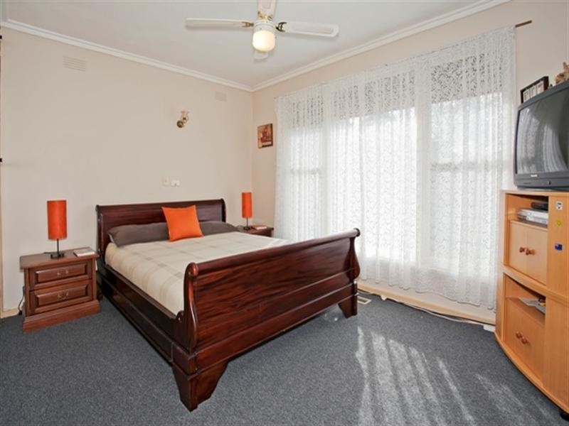 211 Aberdeen Street, Newtown VIC 3220