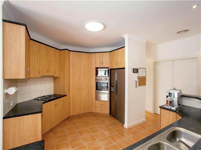 8 Nolan Place, Lovely Banks VIC 3221