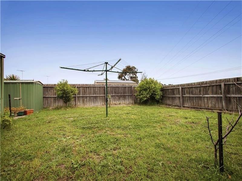 8 Nolan Place, Lovely Banks VIC 3221