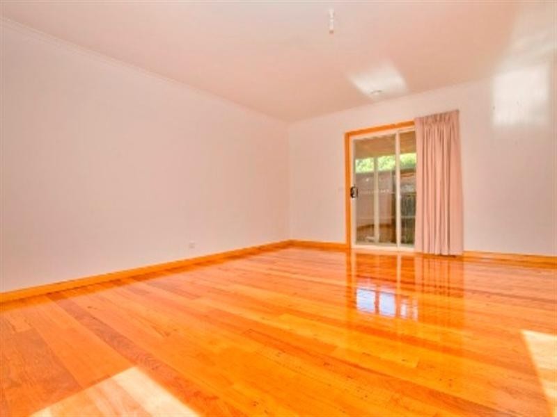 2/9 Konrads Crescent, Highton VIC 3216