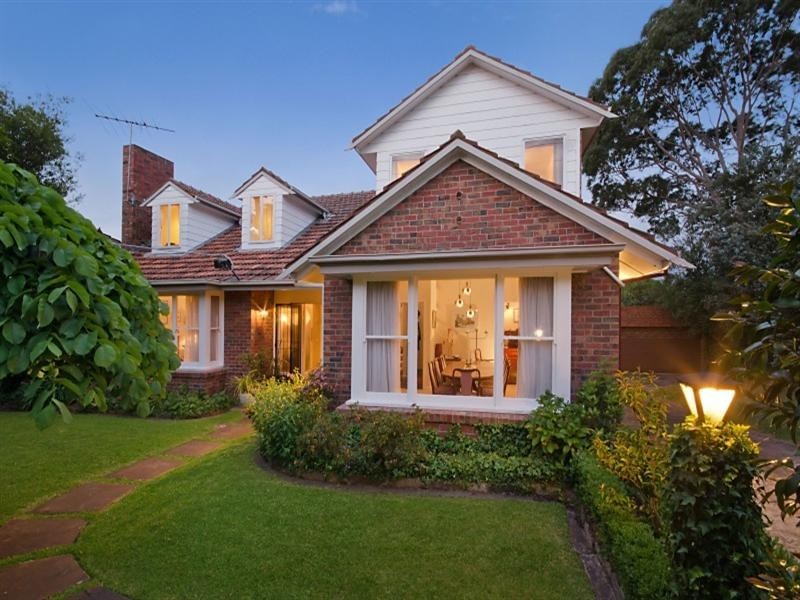 19 Layton Crescent, Newtown VIC 3220