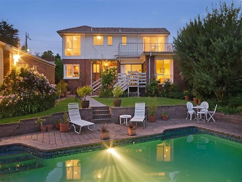 19 Layton Crescent, Newtown VIC 3220