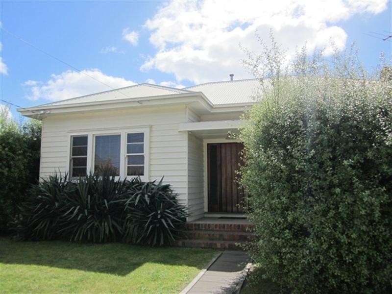 Enquire Cairns Avenue, Newtown VIC 3220