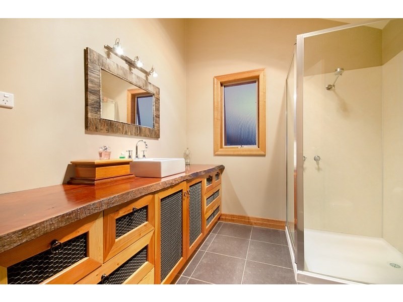 415 Seven Bridges Road, Gerangamete VIC 3243