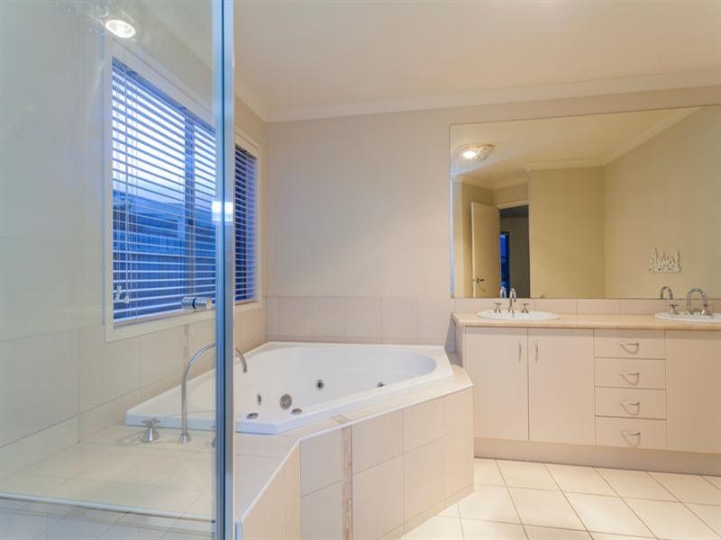 11 Nell Link, Leopold VIC 3224