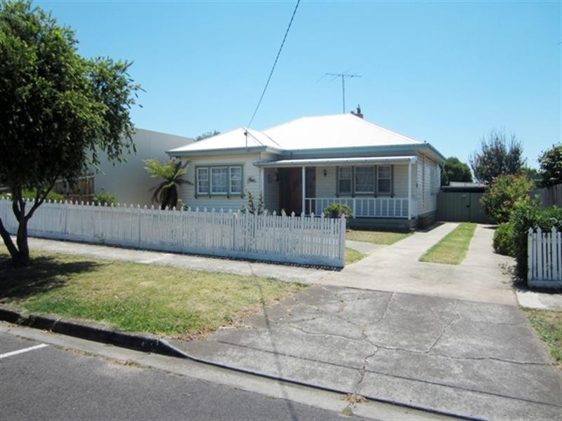 4 Roxby Street, Manifold Heights VIC 3218