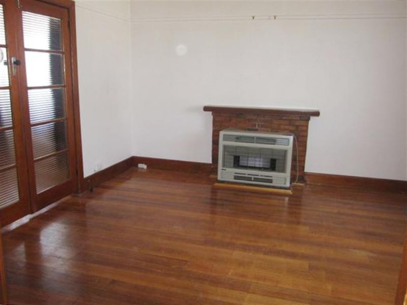 4 Roxby Street, Manifold Heights VIC 3218