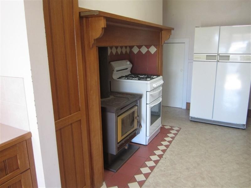 4 Roxby Street, Manifold Heights VIC 3218