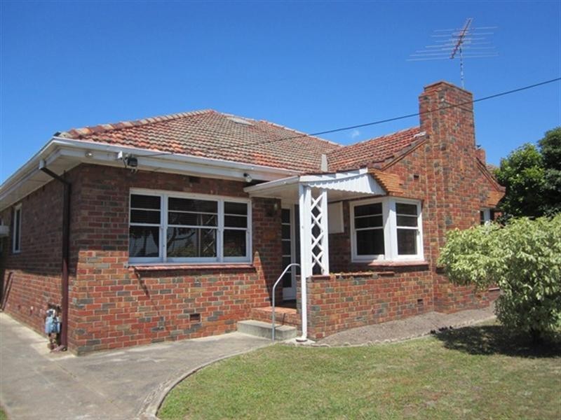 32 Bellarine Highway, Newcomb VIC 3219