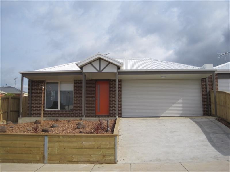 1/11 Matthew Street, Grovedale VIC 3216