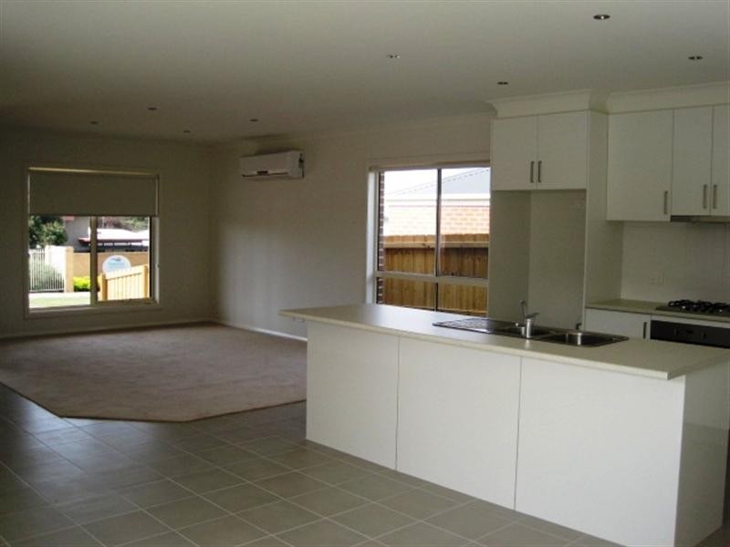 1/11 Matthew Street, Grovedale VIC 3216