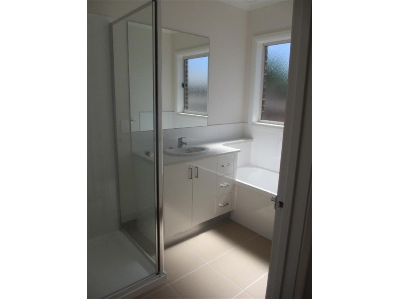 2/27 Deakin Street, Bell Park VIC 3215