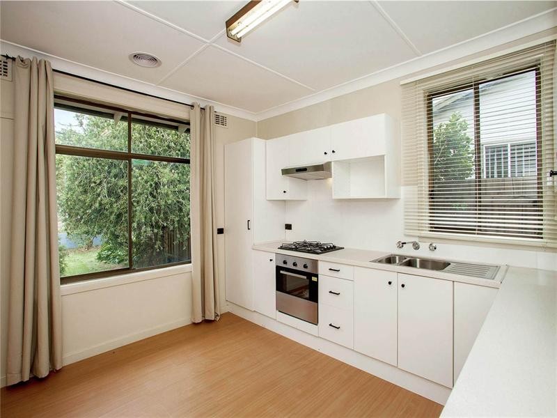 9 Watsonia Grove, Norlane VIC 3214