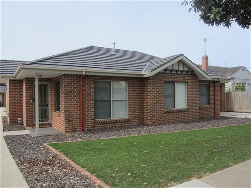 1/96 Roslyn Road, Belmont VIC 3216