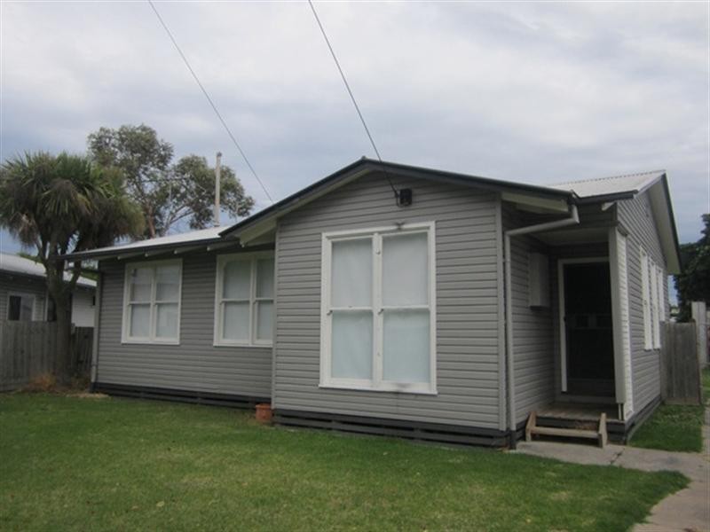 6 Emu Court, Norlane VIC 3214