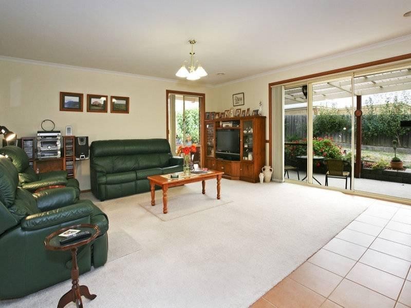 4 Cabernet Crescent, Waurn Ponds VIC 3216