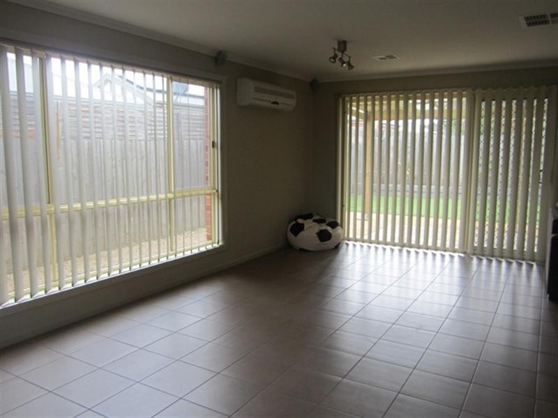 4/51 Tanner Street, Breakwater VIC 3219