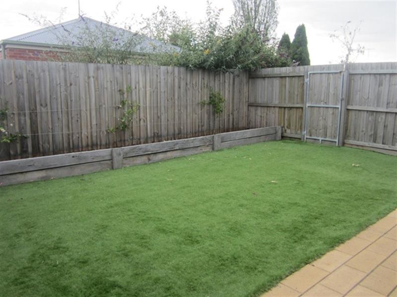 4/51 Tanner Street, Breakwater VIC 3219