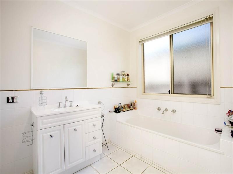 12 Sonia Court, Lara VIC 3212