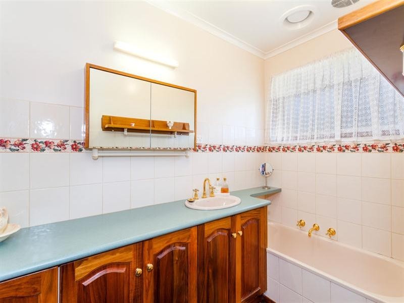 6 Tamala Avenue, Marshall VIC 3216