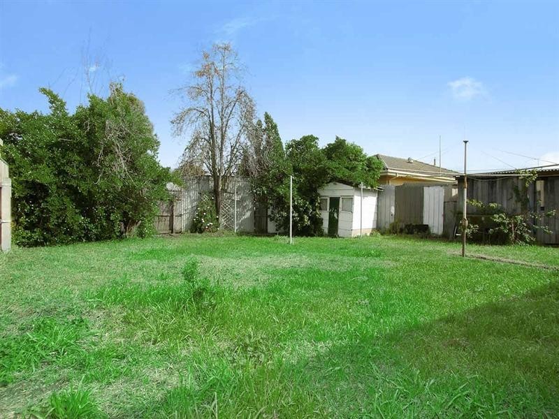 198 St Albans Road, Breakwater VIC 3219