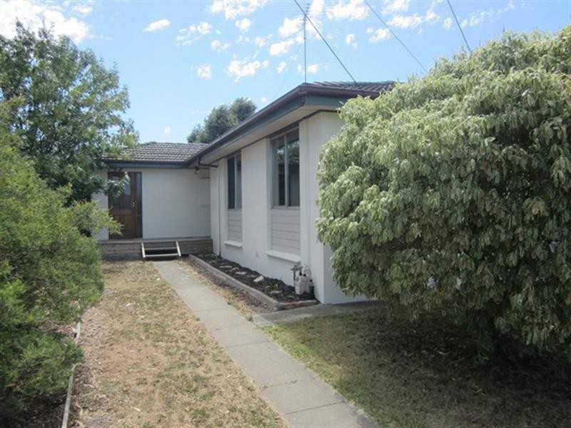 12 Armstrong Court, Whittington VIC 3219