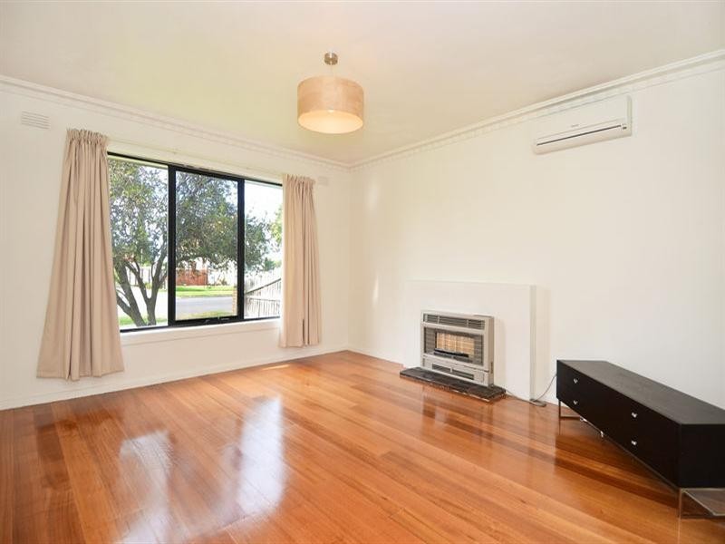 31 Seabeach Parade, North Shore VIC 3214