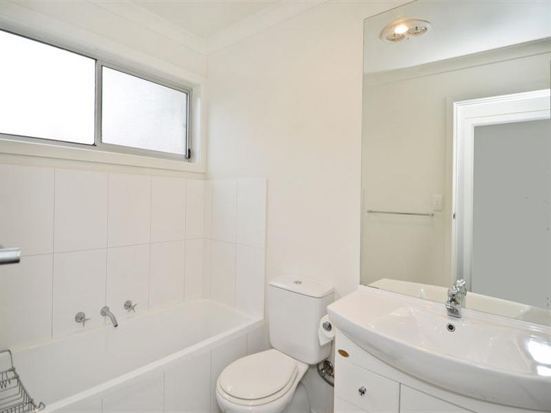 31 Seabeach Parade, North Shore VIC 3214